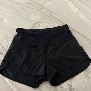 Black Speed Up high rise 2.5 inch Lululemon Shorts